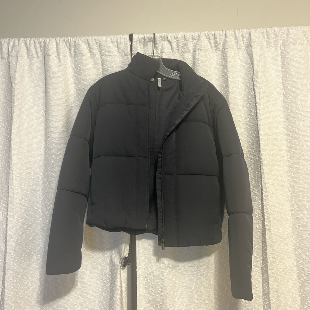 Travis Mathew Women's Black Puffer Jacket